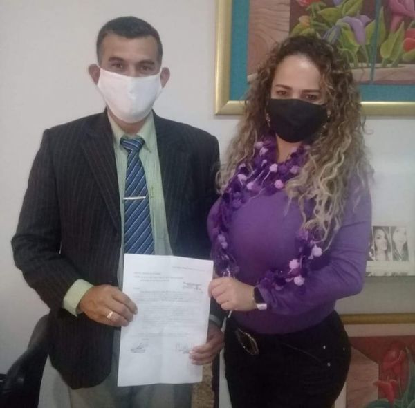 Gloria Escobar y Néstor Echeverria no firmaron contrato para inicio de programa en radio FM