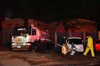 UN FALLECIDO Y VARIOS HERIDOS POR EXPLOSIÓN DE CAMIÓN DE GAS