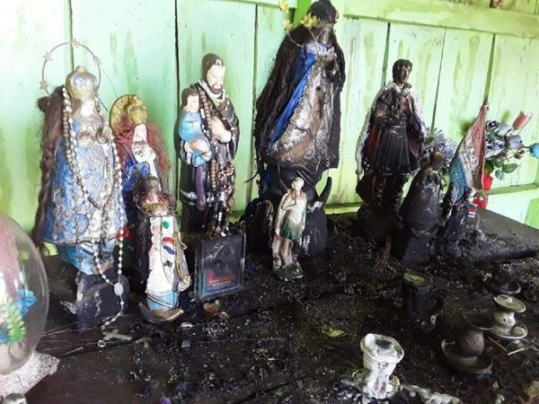 Denuncian quema de imágenes en una capilla del Cerro Corá