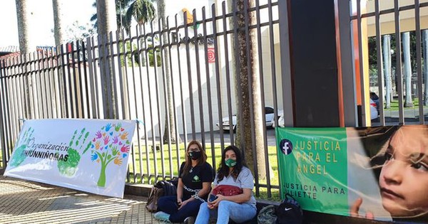 Se encadenaron para exigir justicia