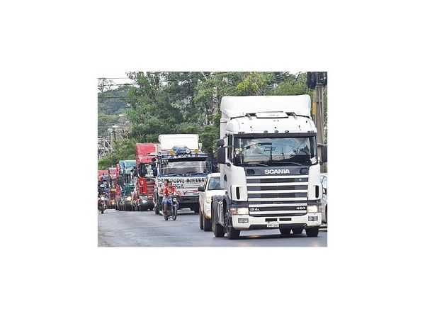 Camioneros denuncian que reciben un trato inhumano en Argentina