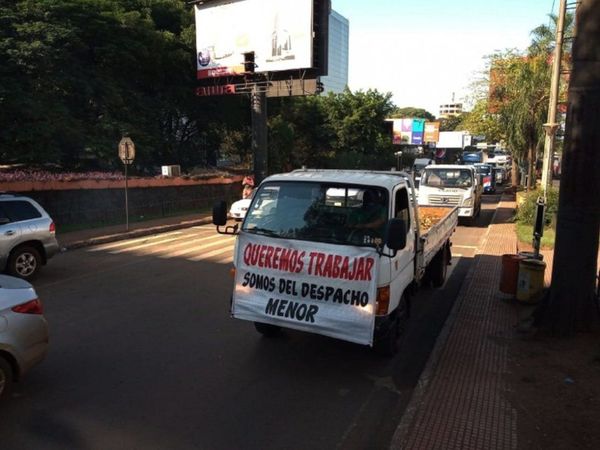 Los camioneros exigieron la autorización para trabajar