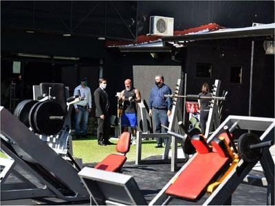 Inspeccionan gimnasios  de Encarnación para  reapertura