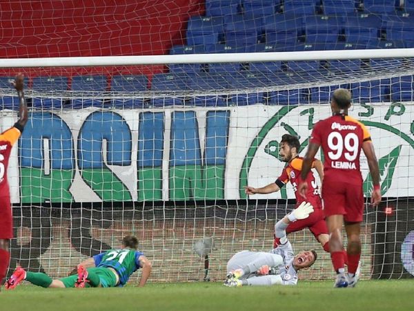 Fernando Muslera es operado con éxito tras su grave lesión