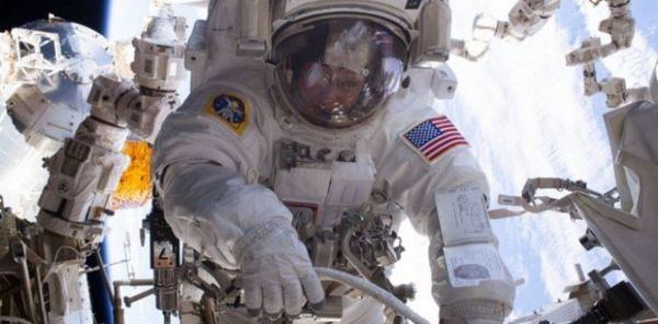 Astronautas de la EEI realizarán dos caminatas espaciales de mantenimiento