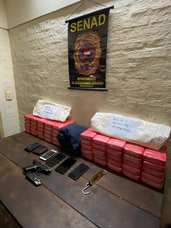 Detienen a agente policial, tras incautación de 52 kilos de cocaína en Coronel Oviedo