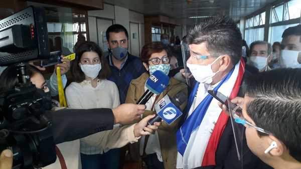 Alegre califica a Sandra Quiñónez como "la Fiscal General de la mafia" » Ñanduti