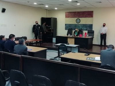 Audiencia de Efraín Alegre a cuarto intermedio