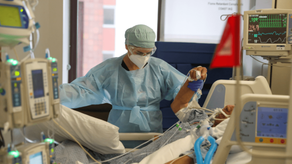 Fármaco de bajo costo reduce un tercio la mortalidad en pacientes graves de Covid
