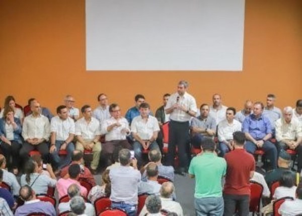 Abdo se compromete a "cumplir hoja de ruta" con campesinos e indígenas - Campo 9 Noticias