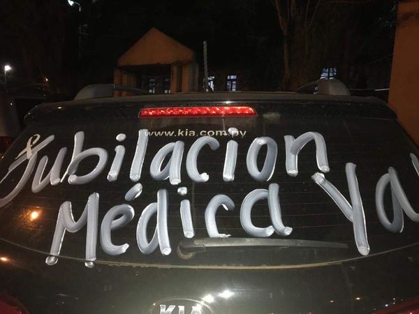 Gremio médico espera que Ejecutivo reglamente ley de jubilación - Nacionales - ABC Color