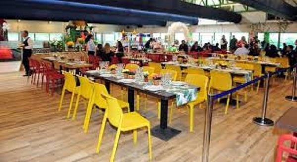 Anuncian que patios de comidas abren sus puertas desde este jueves