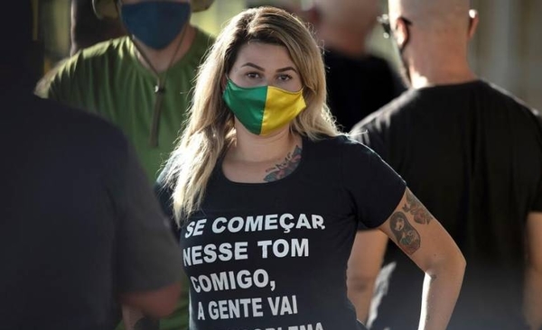 HOY / Detienen a Sara Winter, detractora del feminismo y militante partidaria de Bolsonaro