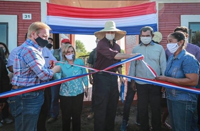 Gobierno entrega viviendas sociales a comunidades indígenas del Chaco