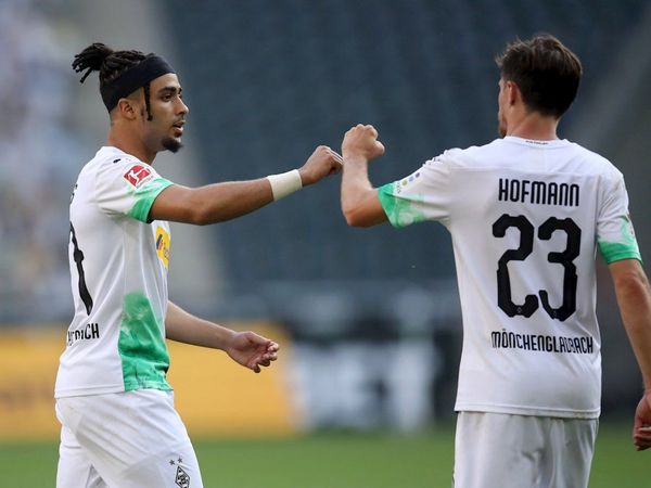 El Gladbach se mantiene en la lucha por la Champions