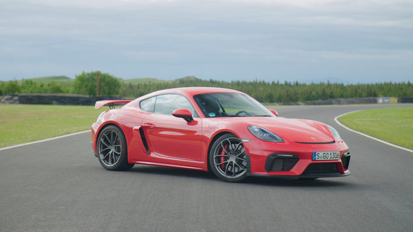 Llegan a Paraguay los nuevos Porsche 718 Spyder y 718 Cayman GT4