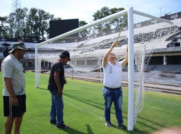 El fútbol paraguayo se venía jugando con arcos que no tenían medidas reglamentarias