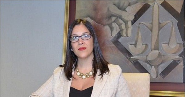 Condenan a 4 años y 6 meses de cárcel a contadora por ofrecer crédito fiscal