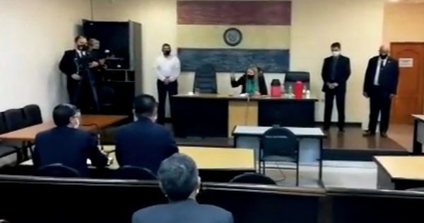 A martillazos, jueza ordena a Alegre que deje el show fuera de la audiencia
