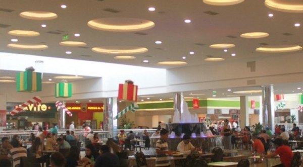 Patios de comida vuelven, con buen espacio | Crónica