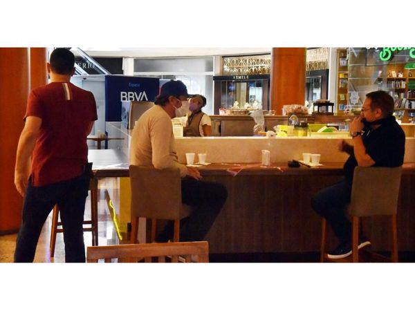 Patios, bares y restaurantes no reabrirán para el “reencuentro”
