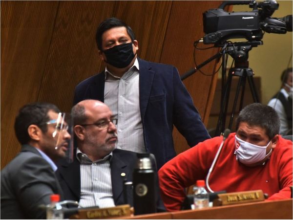 Casi 1.600 funcionarios ganan más que el presidente, sin binacionales