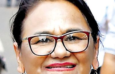 Intendenta y gobernadores recibieron millonaria remuneración en dos meses - Política - ABC Color