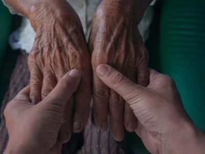 Sensibilizan hacia la población adulta mayor