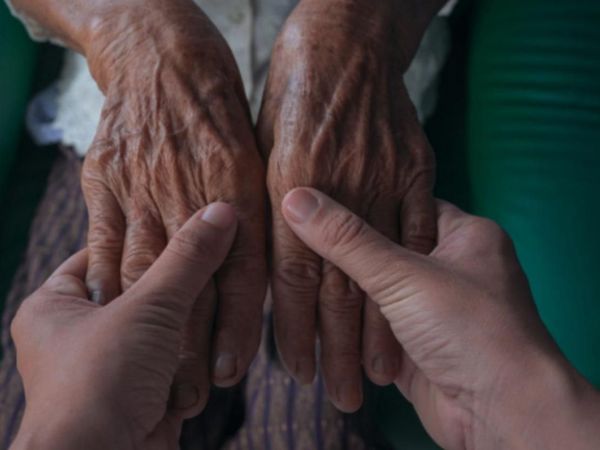 Sensibilizan hacia la población adulta mayor