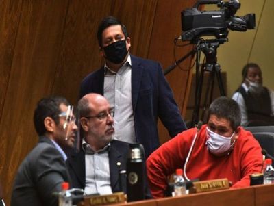 Casi 1.600 funcionarios ganan más que el presidente, sin binacionales