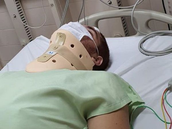 A bocinazos pidió paso para llegar a un hospital y le gritaron "loca"