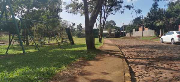 Vecinos de barrio franqueño insisten que no se les puede dejar sin plaza ni calles