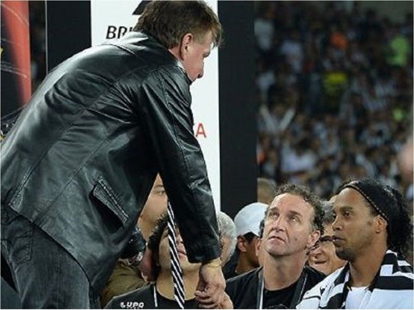 El gesto de Ronaldinho que se ganó el respeto de Ever Hugo Almeida