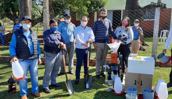 Clementino entrega kits de herramientas e insumos para la agricultura familiar – Diario TNPRESS