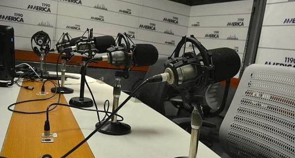 Crisis en los medios: Locutor de radio no percibe su salario a tres meses en Pedro Juan