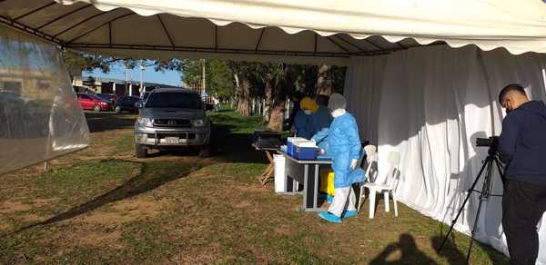 Guaireña se hace examen de COVID-19
