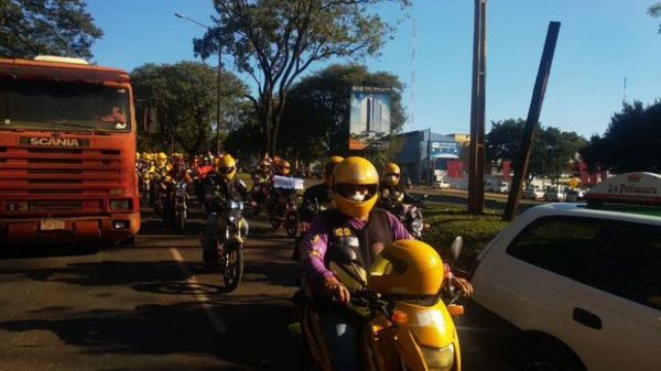 Taxistas y transportistas exigen asistencia al Gobierno en CDE