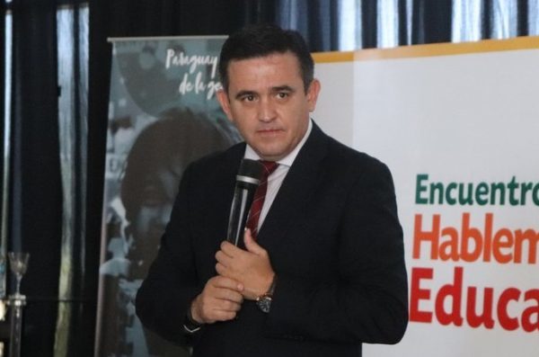 Petta asegura que retorno a clases todavía es incierto