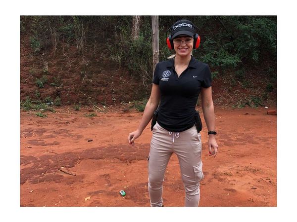 No era ella la cuerona pistolera irresponsable