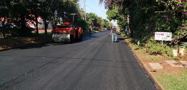 Pavimentan olvidada  avenida en Ciudad del Este