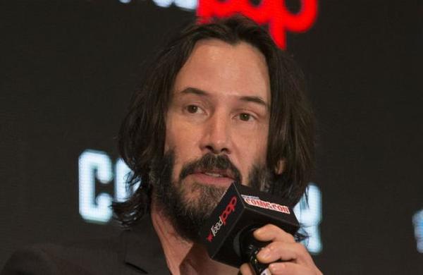 Subastan una cita con Keanu Reeves para obras de caridad - C9N