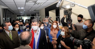 Fiscal quien investiga a Efraín Alegre denuncia amenazas, afirma temer por su vida