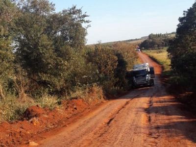 Hallan camión con soja que había sido robado por delincuentes