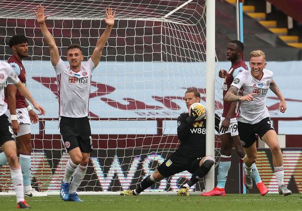 Incredulidad ante el gol fantasma del Sheffield United - Fútbol - ABC Color