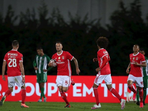 El Benfica gana al Rio Ave y comparte liderato con el Porto