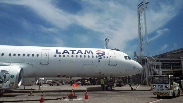 HOY / Latam Argentina anuncia el cese de sus operaciones "por tiempo indeterminado"