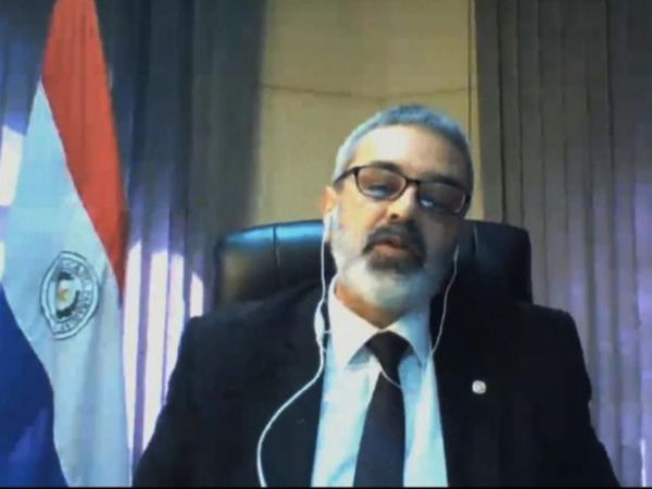 Denuncian maltrato del MEC a científicos internacionales