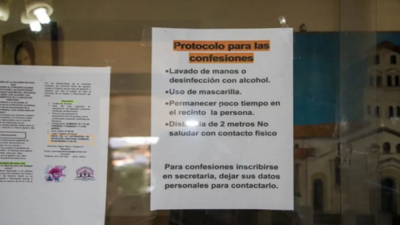 Confesión será a dos metrosConfesión será a dos metros y con acrílico y con acrílico