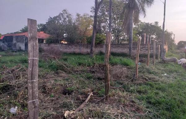 Denuncian por invasión de terrenos a dos dirigentes políticos