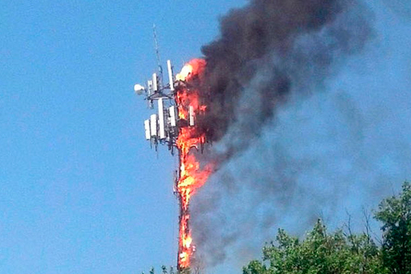 Paraguay no es una excepción: queman antenas 5G imaginarias en varios países - El Trueno